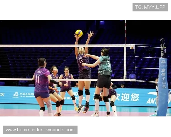 女排自由人救球救出时代名场面