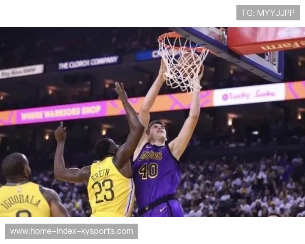 勇士连续制造空位机会